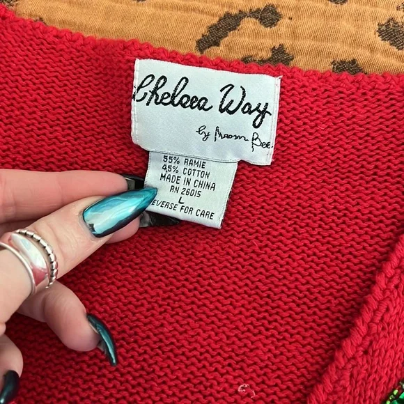 Vintage Christmas Sweater - Picture 4 of 8